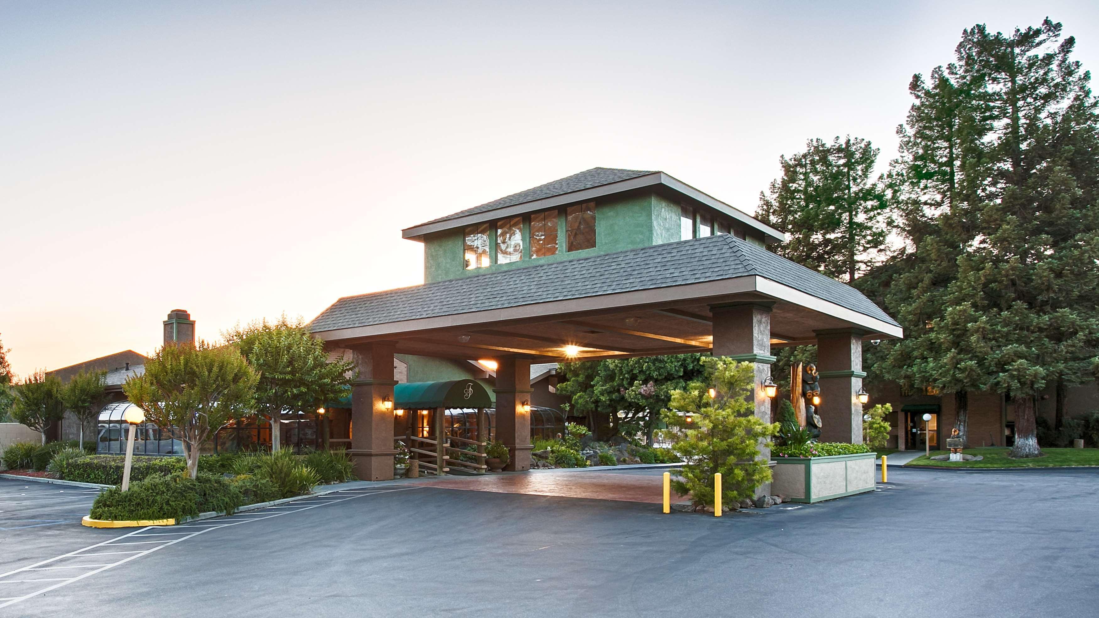 Best Western Plus Forest Park Inn Гилрой Екстериор снимка