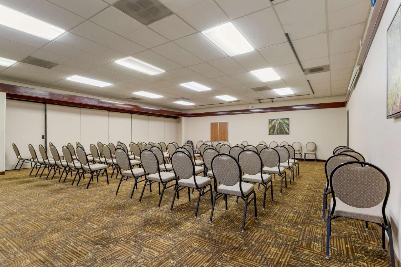 Best Western Plus Forest Park Inn Гилрой Екстериор снимка