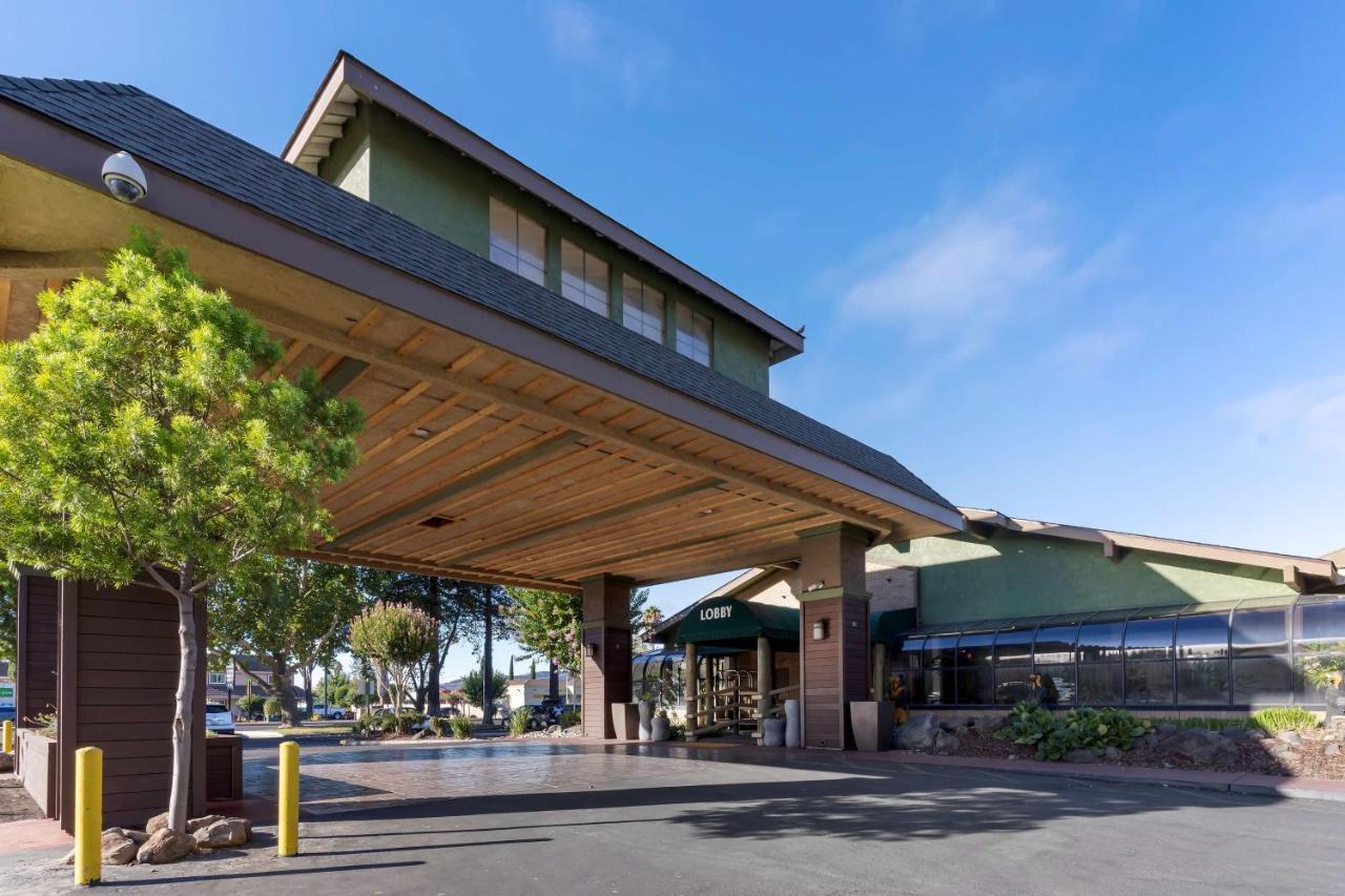 Best Western Plus Forest Park Inn Гилрой Екстериор снимка