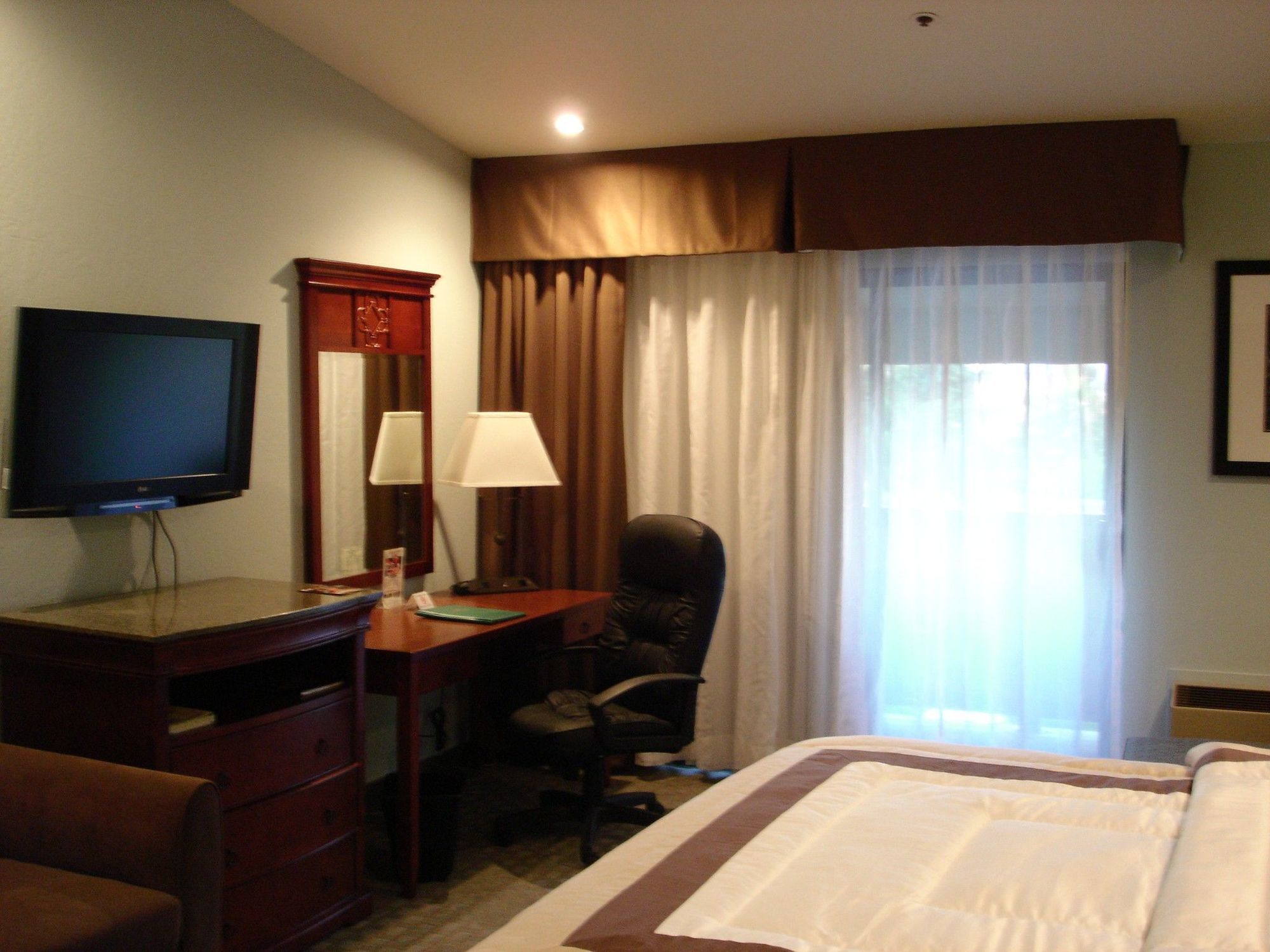 Best Western Plus Forest Park Inn Гилрой Екстериор снимка